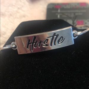Hustle bangle